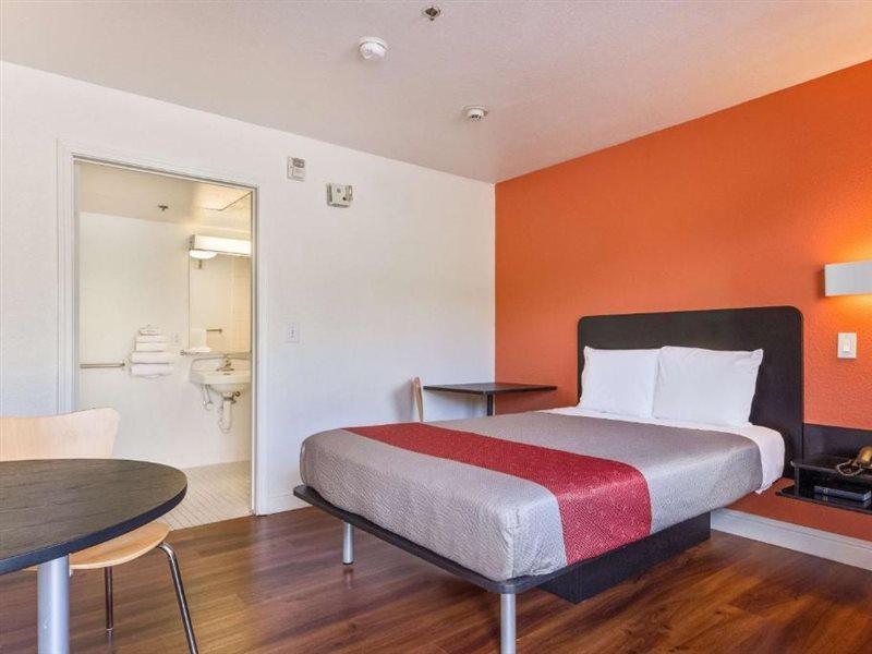 Hotel 6-fremont, Ca - South