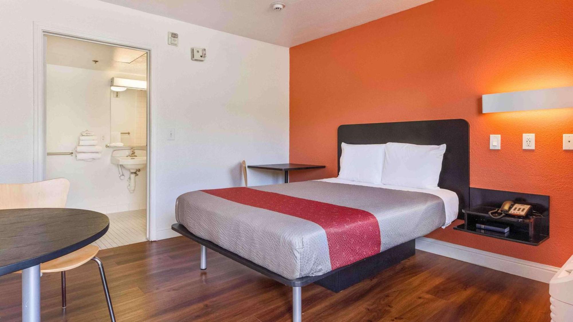 Hotel 6-fremont, Ca - South Fremont