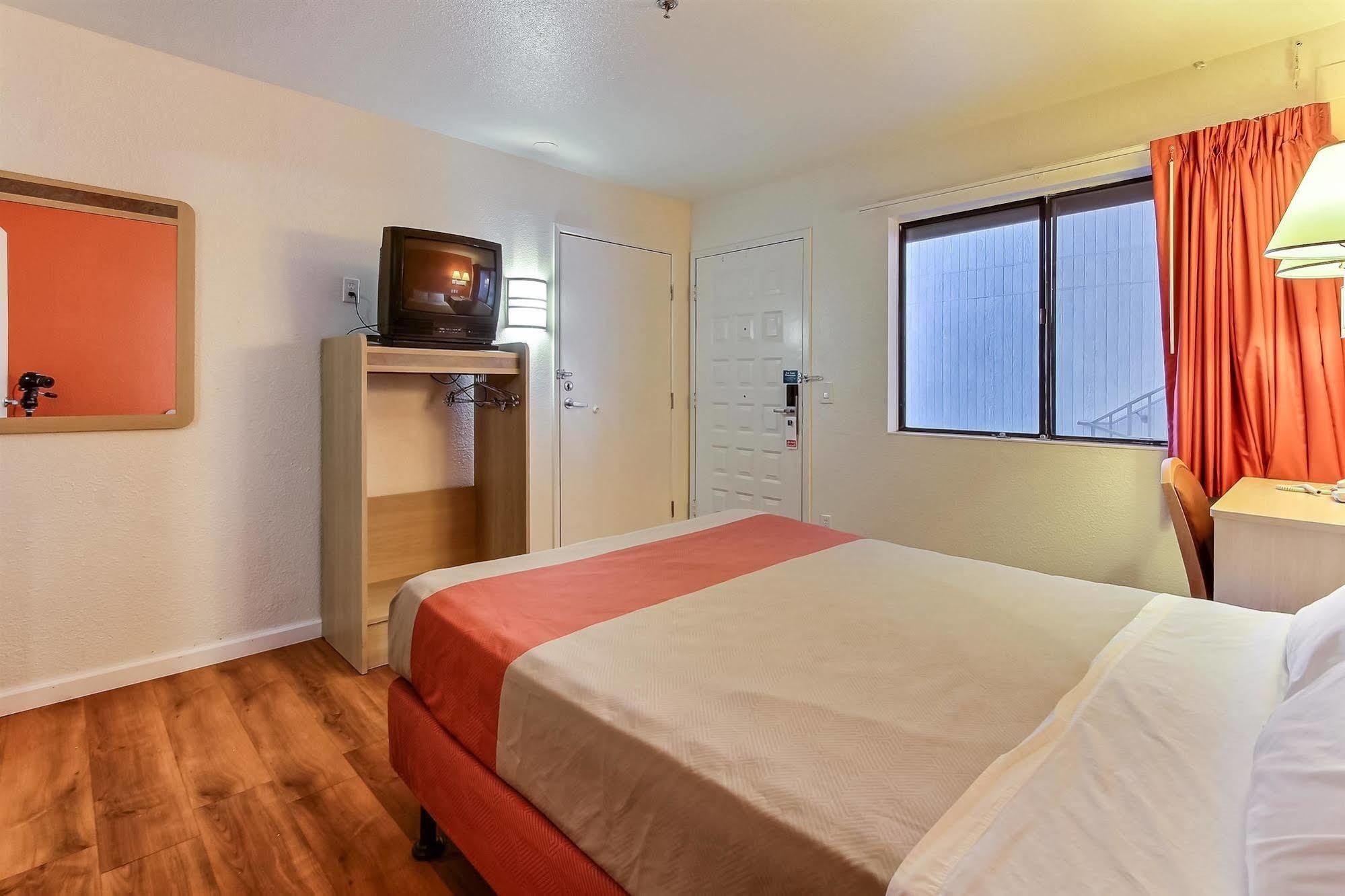 6-fremont, Ca - South Hotel